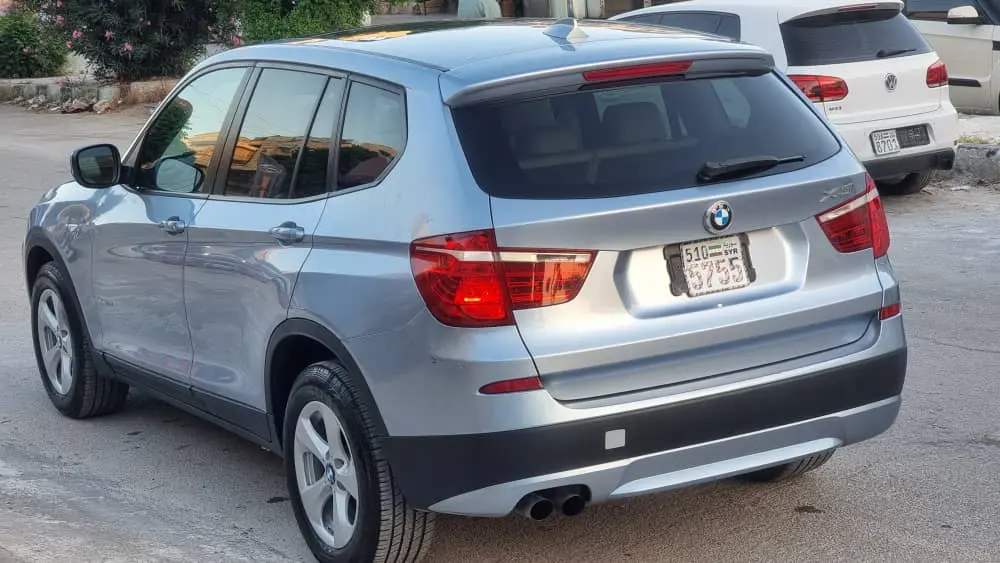 BMW X3 2011 بحالة ممتازة - صورة 4