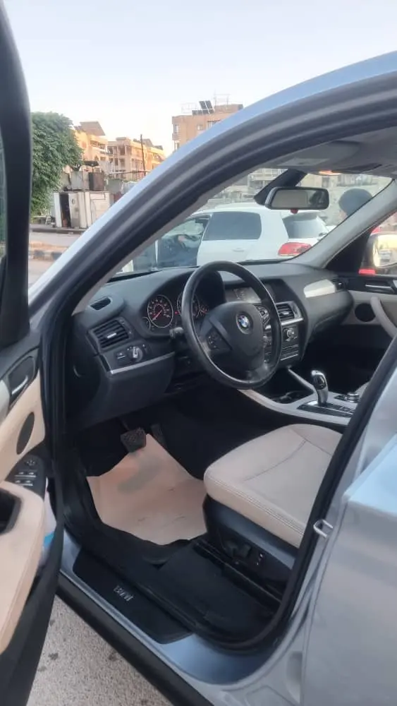 BMW X3 2011 بحالة ممتازة - صورة 7