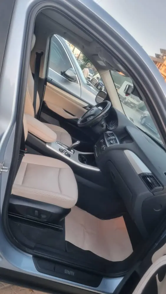 BMW X3 2011 بحالة ممتازة - صورة 6