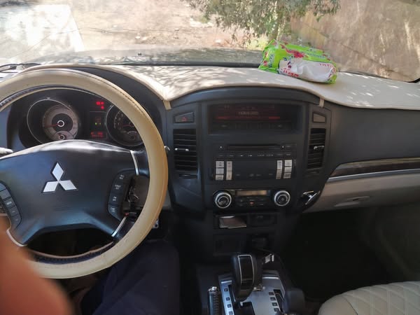 ميتسوبيشي باجيرو 2012 - صورة 2
