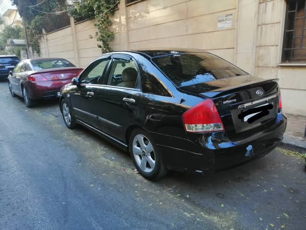 كيا سيراتو 2009 - صورة 1
