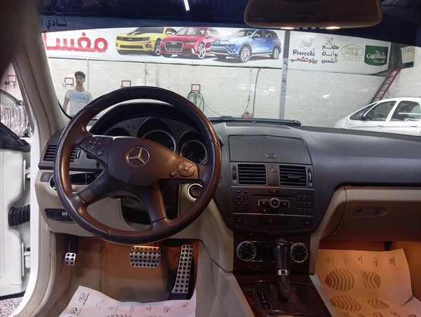 مرسيدس C300 2011 - صورة 2