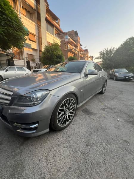 مرسيدس-بنز C350 2013 - صورة 1