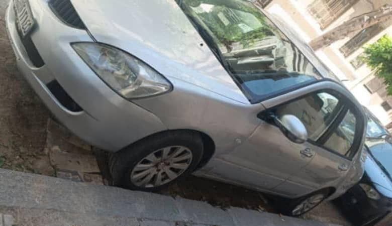 ميتسوبيشي لانسر 2004