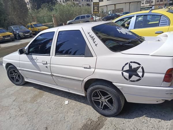 فورد اسكورت 1998 - صورة 5