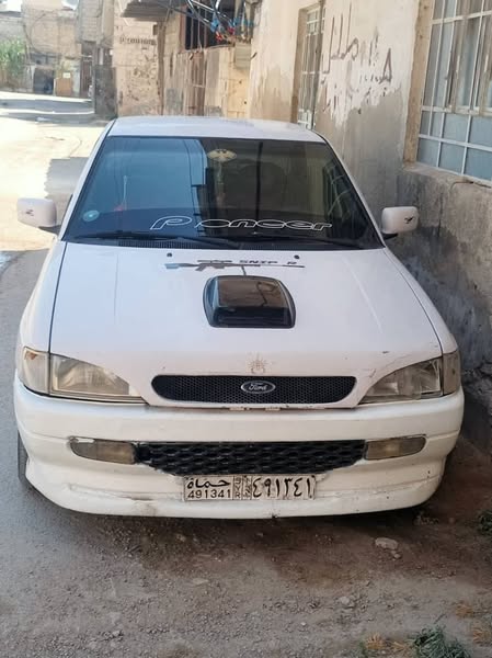 فورد اسكورت 1998 - صورة 1