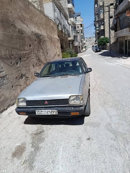 ميتسوبيشي كولت 1983 - صورة 1