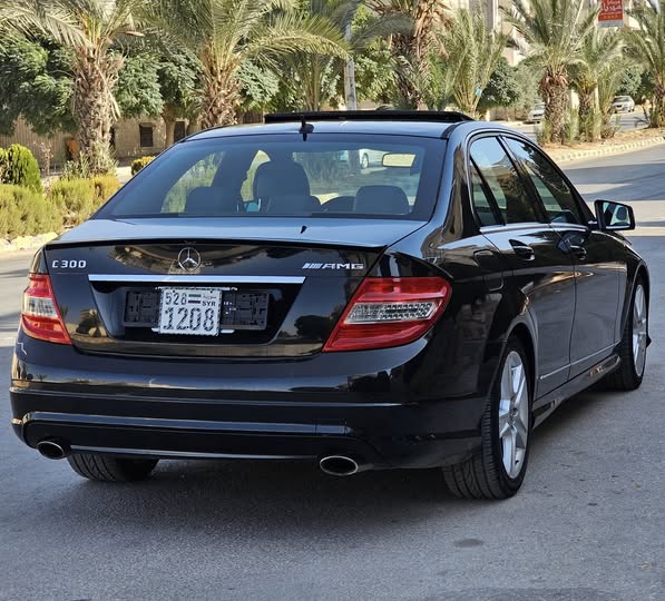 مرسيدس-بنز C300 2010 - صورة 3