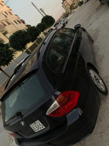 بي ام 318 2008 - صورة 1