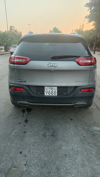 جيب شيروكي 2015 - صورة 3