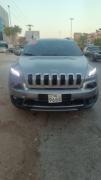 جيب شيروكي 2015 - صورة 1