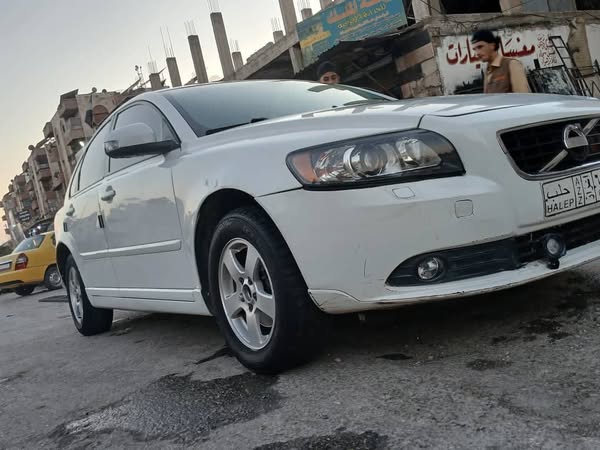 فولفو S40 2012 - صورة 3