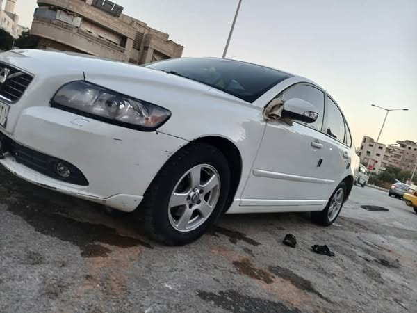فولفو S40 2012 - صورة 2