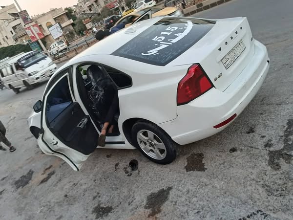 فولفو S40 2012 - صورة 5
