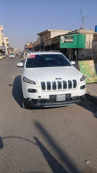 جيب شيروكي 2015 - صورة 1