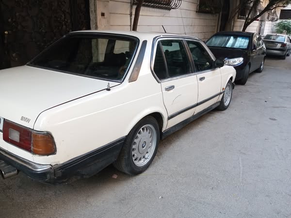 بي ام دبليو 730 1979 - صورة 3