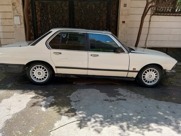 بي ام دبليو 730 1979 - صورة 4