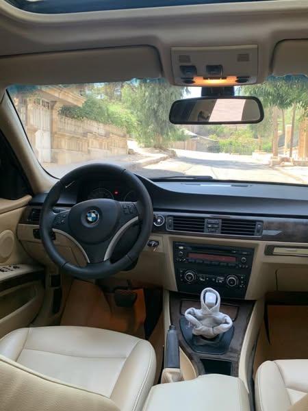 BMW 3 Series 2010 - صورة 5