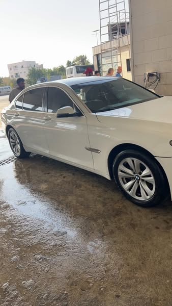 بي إم دبليو 730i 2013 - صورة 3