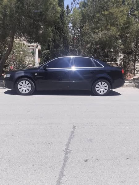 اودي A4 2007 - صورة 4
