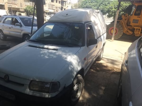 سكودا Pickup 1996 - صورة 2