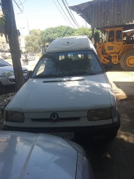 سكودا Pickup 1996 - صورة 1