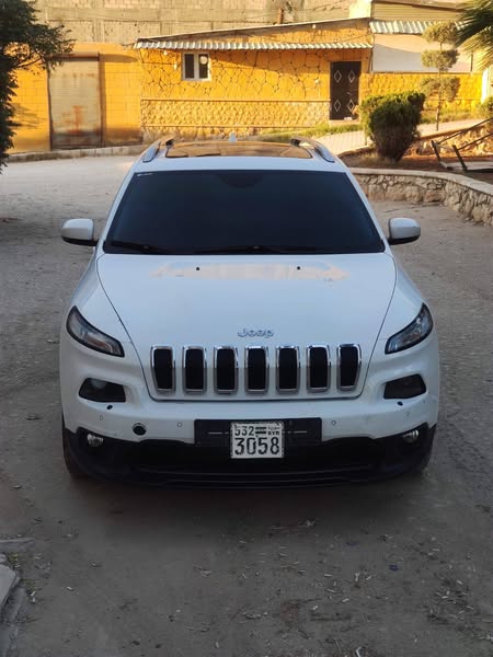 جيب شيروكي 2015 - صورة 5