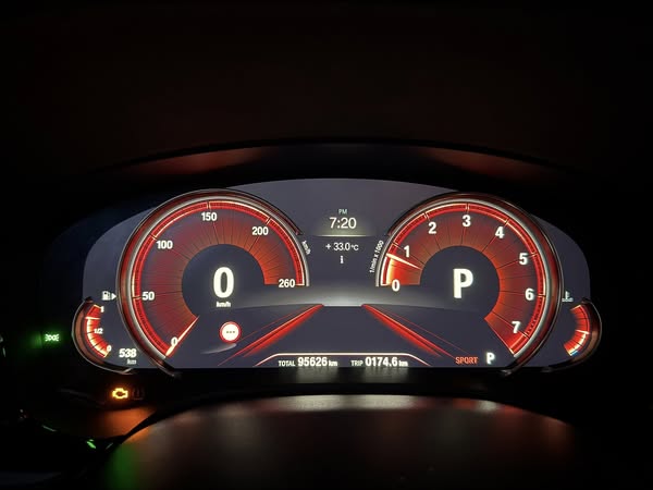 BMW 520i 2018 - صورة 2