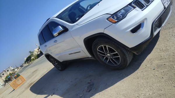 جيب غراند شيروكي 2018 - صورة 2