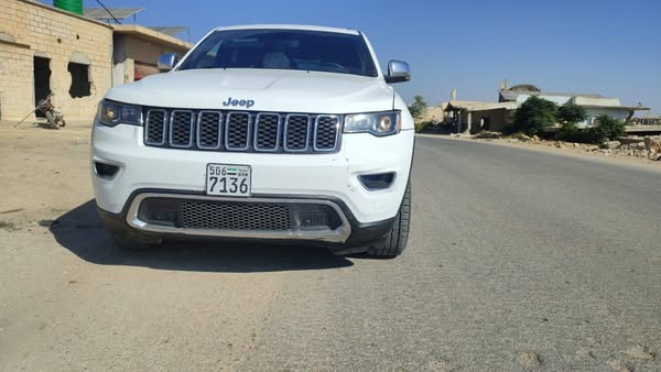 جيب غراند شيروكي 2018 - صورة 1