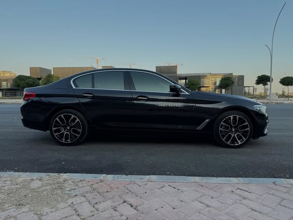 BMW 520i 2018 - صورة 5