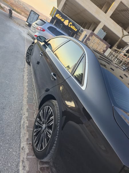 أودي A8 2012 - صورة 4