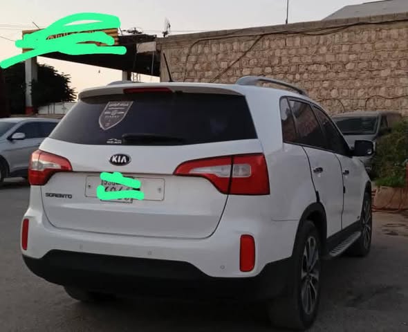 كيا سورينتو 2012 - صورة 3