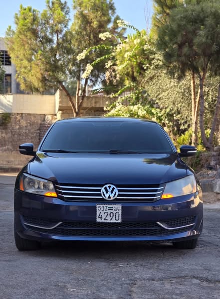 Volkswagen Passat 2012 - صورة 1