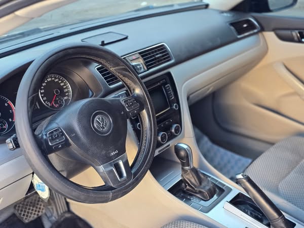 Volkswagen Passat 2012 - صورة 4