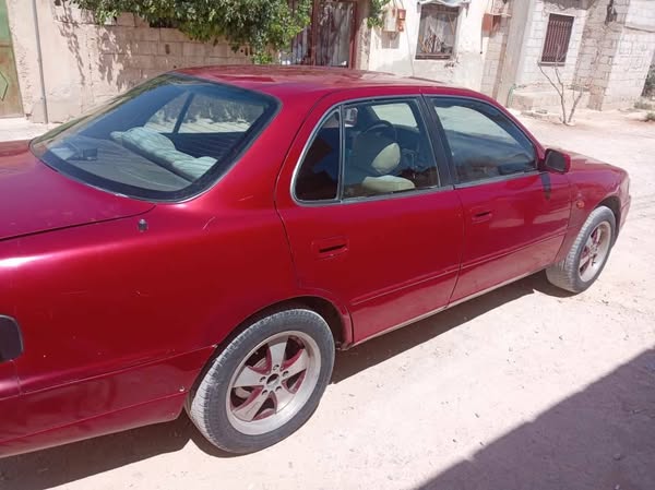 تويوتا كامري 1994 - صورة 3