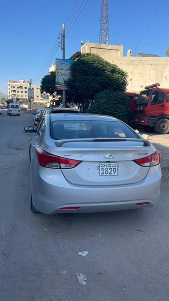 هيونداي افانتي 2011 - صورة 3