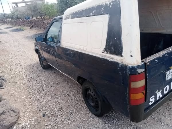 سكودا Pickup 1994 - صورة 4