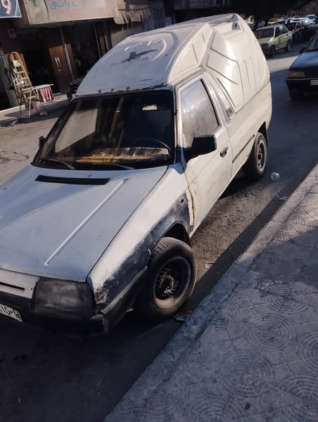 سكودا Pickup 1994 - صورة 1