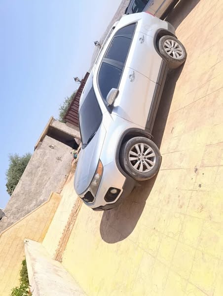 كيا سورينتو 2012 - صورة 4