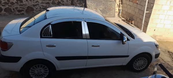 كيا ريو 2009 - صورة 1