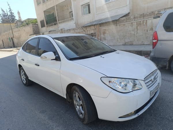 هيونداي افانتي 2010 - صورة 2