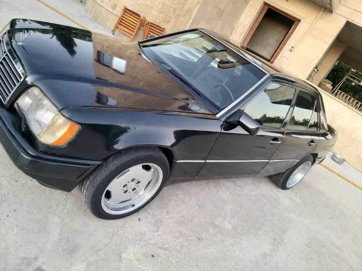 مرسيدس بنز الفئة E 1994