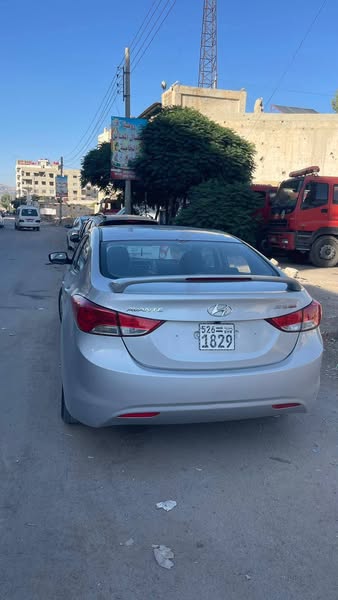 هيونداي افانتي 2011 - صورة 1