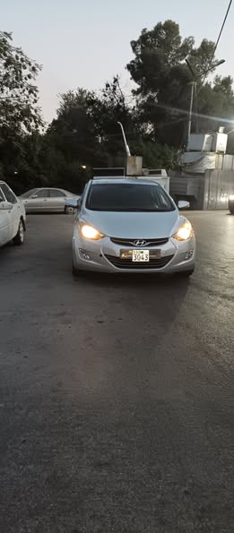 هيونداي افانتي 2012 - صورة 1