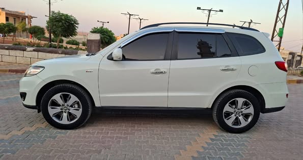 هيونداي سنتافي سي أم 2012 - صورة 3