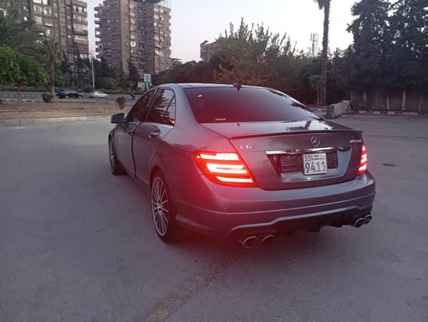 مرسيدس C300 2012 - صورة 3