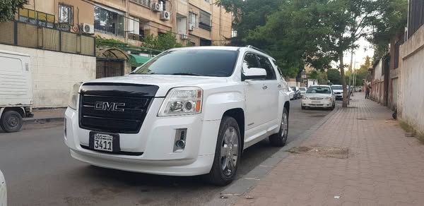 GMC تيراين 2011 - صورة 2