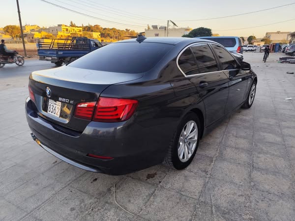 BMW 520 2012 - صورة 1