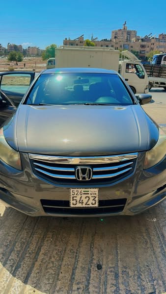 Honda Accord 2012 - صورة 1